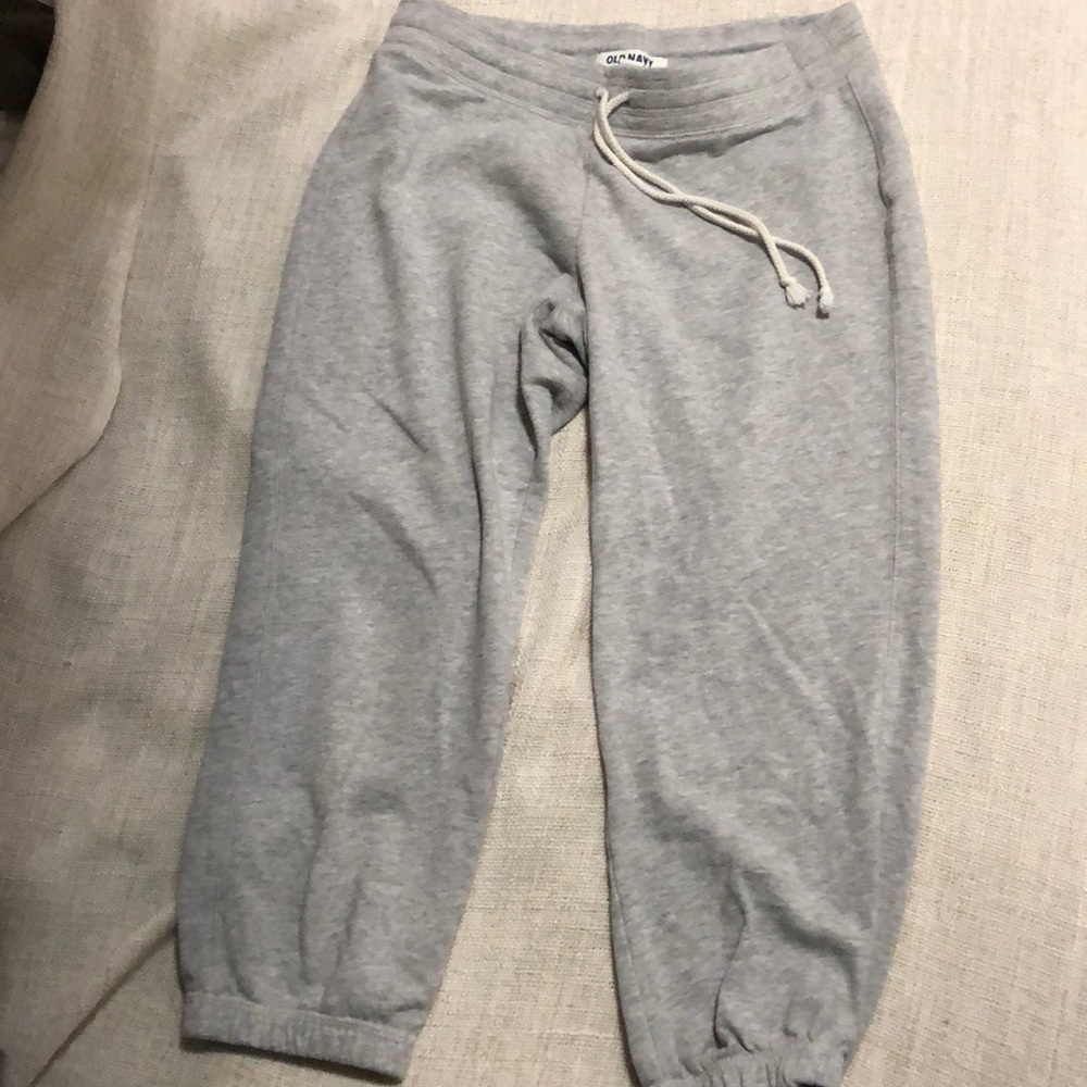 old navy cropped sweatpants